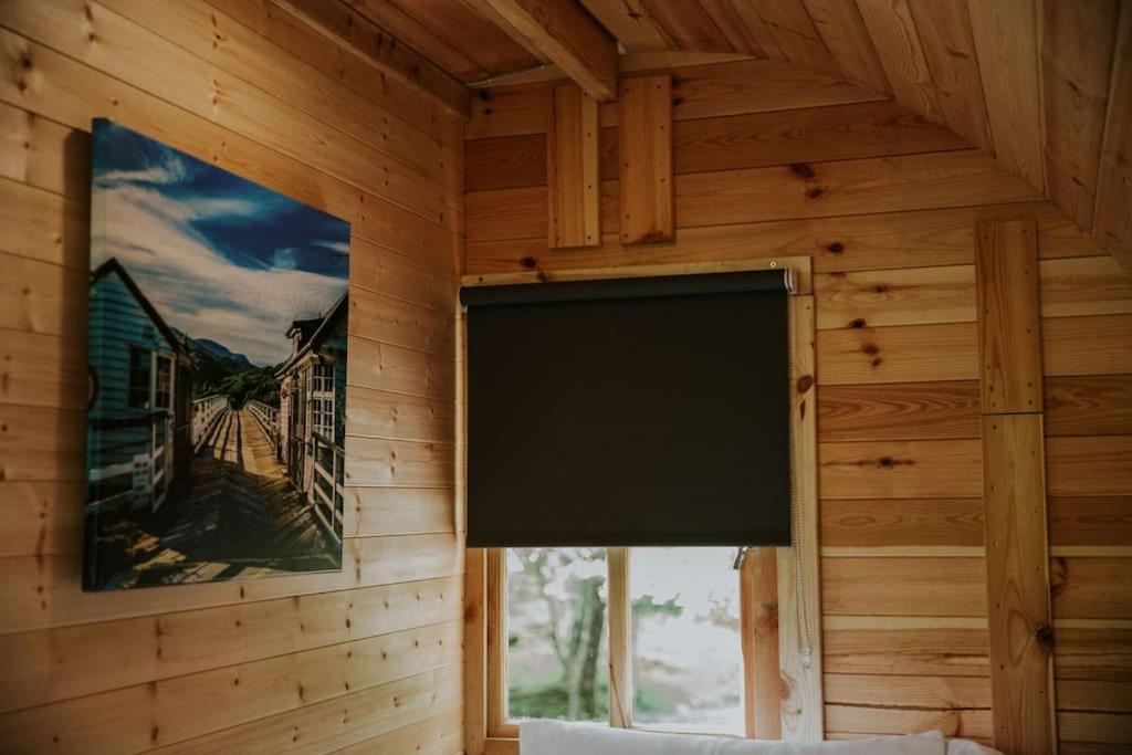 Ash Winter Retreat- Hot Tub & Log Bruner Barmouth Exterior foto